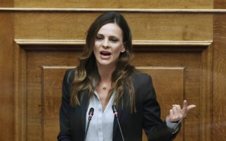 αχτσιογλου Σημεία ομιλίας της Έφης Αχτσιόγλου στη συζήτηση της πρότασης δυσπιστίας