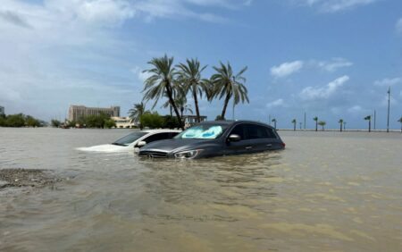 2022 07 28t125527z 871171710 rc2xkv9rdj7k rtrmadp 5 emirates weather floods 1024x641 1 Προειδοποιεί ο γενικός γραμματέας του ΟΗΕ