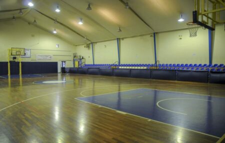 169336fb 2412 a188 f42a 2955798ce098 Ολοκληρώθηκε η συντήρηση του παρκέ στο κλειστό γήπεδο μπάσκετ «Γιάννης Δημητριάδης»
