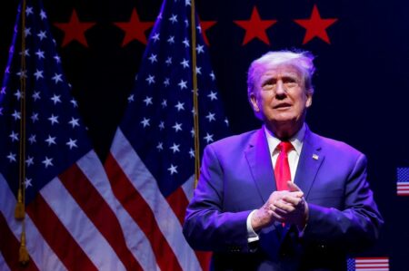 2023 03 17T144125Z 411632765 RC2BTZ96M7H1 RTRMADP 5 GOOGLE YOUTUBE TRUMP 1024x681 1 O Ντόναλντ Τραμπ ορκίζεται σήμερα Δευτέρα (20/1) ως ο 47ος πρόεδρος στην ιστορία των ΗΠΑ και επιστρέφει στο Λευκό Οίκο.    