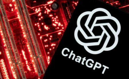 2023 05 10T111521Z 1558999073 RC28HZ9NAAPC RTRMADP 5 CHINA AI CHATGPT REGULATION scaled 1024x628 1 Στην αντεπίθεση ο «βασιλιάς» της τεχνητής νοημοσύνης