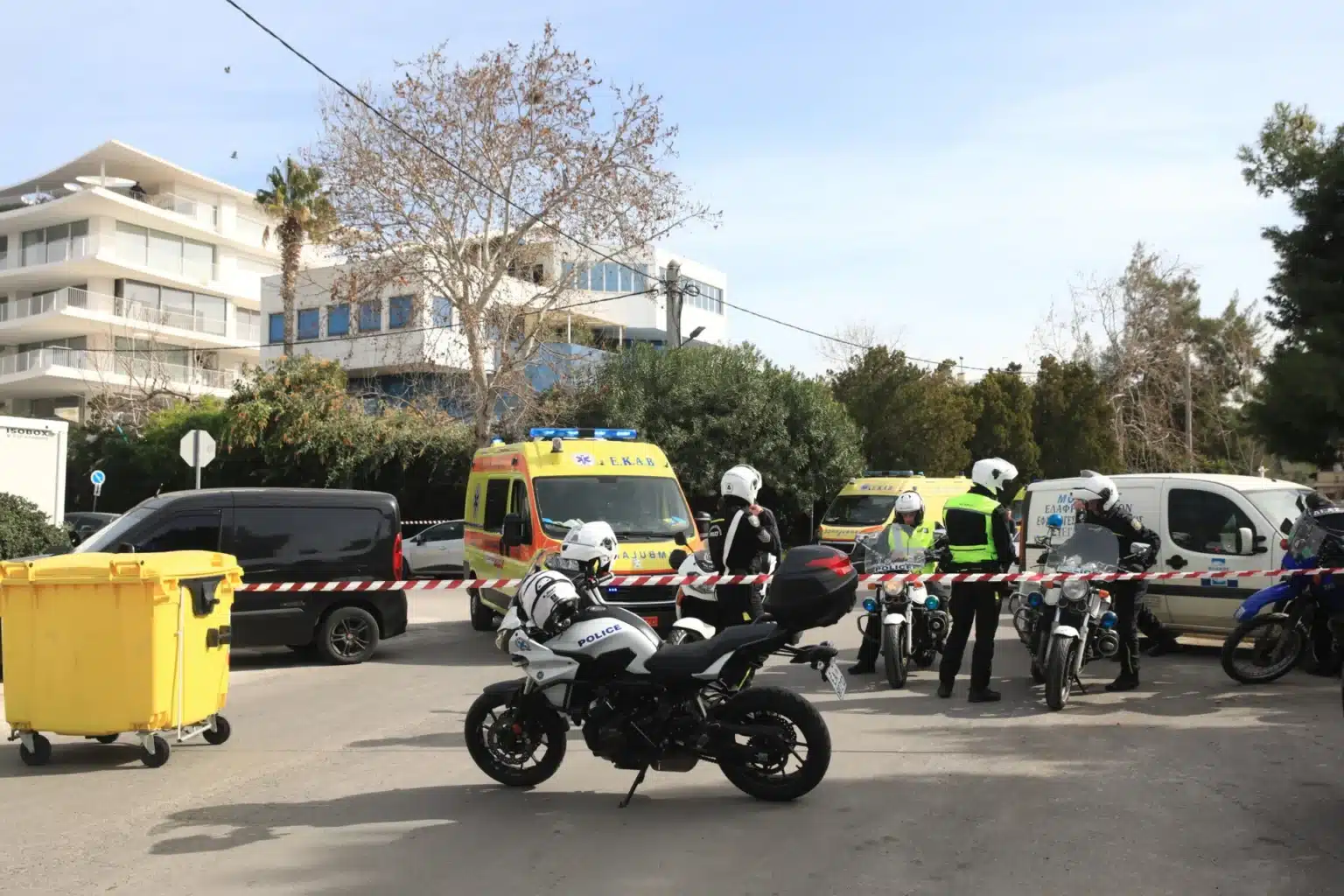 glyfada pyrobolismoi1 Γλυφάδα: Ανακοίνωση της Ναυτιλικακής Εταιρείας για τους πυροβολισμούς