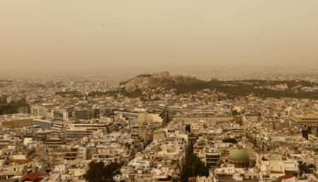 afrikaniki skoni athina 1 e1716143631699 910x521 1 Καιρός: Ζέστη και αφρικανική σκόνη - Στους 30 βαθμούς ο υδράργυρος από Τετάρτη