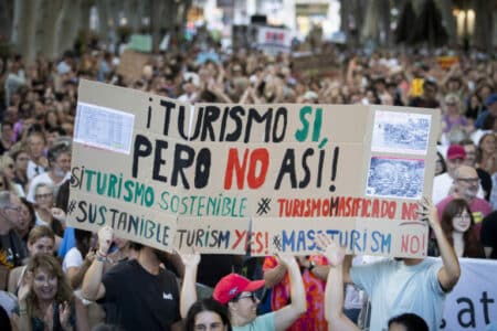 000 364N9LE 768x512 1 Μαγιόρκα: «Όχι στον υπερτουρισμό» – Χιλιάδες άνθρωποι στους δρόμους