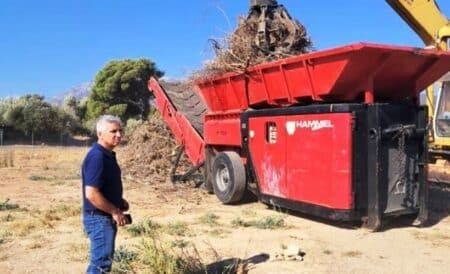 PALLHNHTHRIKLADIA Παλλήνη: Θρυμματισμός των κηπευτικών απορριμμάτων από το Δήμο