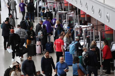 airport Διεθνές Μπλάκ Άουτ σε ψηφιακά συστήματα - Χάος στα αεροδρόμια και σε τράπεζες