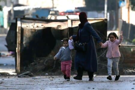 gaza Ο ΟΗΕ διακόπτει τις επιχειρήσεις αρωγής στη Γάζα μετά τη νέα εντολή εκκένωσης που εξέδωσε το Ισραήλ .