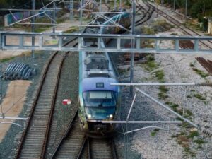 TRAIN Επανέρχονται από το Σάββατο τα σιδηροδρομικά δρομολόγια στη διαδρομή Κιάτο - Αίγιο - Κιάτο