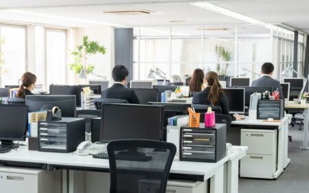work Η Ιαπωνία προωθεί την τετραήμερη εβδομαδιαία εργασία - Αντιδρούν οι εργαζόμενοι