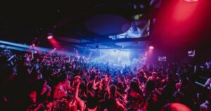 club vouliagmenis Χάρης Δούκας: Οριστικό λουκέτο στο κλαμπ που σέρβιρε αλκοόλ σε μαθητές