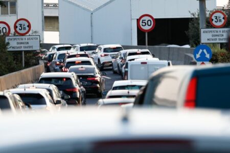 kinisi2 Κίνηση: Μποτιλιάρισμα σε Κηφισό και Κηφισίας - Καθυστερήσεις τριάντα λεπτών στην Αττική Οδό