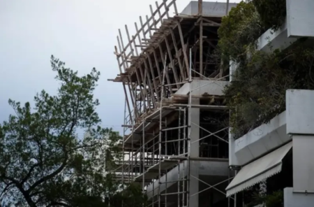 nok ΝΟΚ(Νέος Οικοδομικός Κανονισμός): Στον αέρα 14.000 οικοδομικές άδειες.