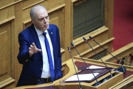 17430916801782359777685805419938 Βελόπουλος για προσωπικό αριθμό: Το κράτος «μισεί τους φτωχούς και υπηρετεί τους πλουτοκράτες»