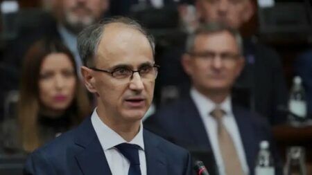 17448273526378574363667769766314 Νέα κυβέρνηση στη Σερβία: Εξελέγη με 153 ψήφους