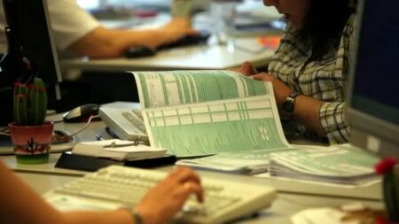 17452691956201773653849548941138 Την Παρασκευή 25/4 η αυτόματη υποβολή των προσυμπληρωμένων φορολογικών δηλώσεων