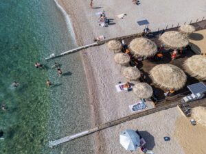 seatracglifada 2025 1 Το Seatrac της Γλυφάδας επέστρεψε! Η Γλυφάδα, για άλλη μια χρονιά, δείχνει έμπρακτα τον σεβασμό και τη φροντίδα της για την ισότητα και την προσβασιμότητα στη θάλασσα.