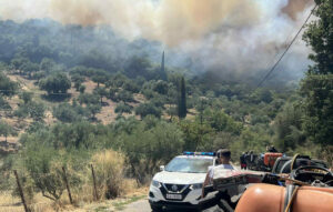 Φωτιά στα Δερβενοχώρια: Σημαντική κινητοποίηση πυροσβεστικών δυνάμεων