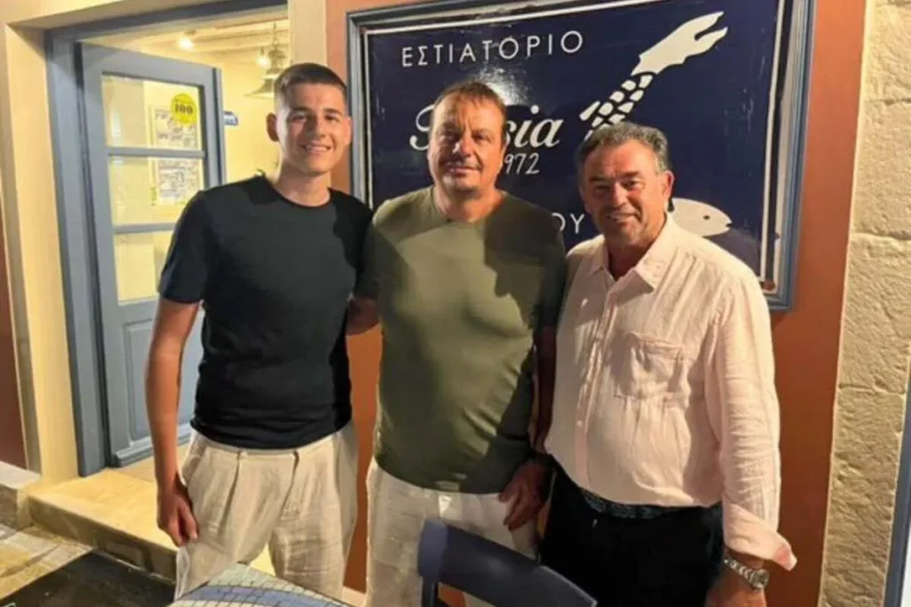 Εργκίν Αταμάν: Ξεκούραση στην Κεφαλονιά μετά την επιτυχία με τον Παναθηναϊκό