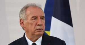 Γαλλία: Κίνδυνος κατάρρευσης για την κυβέρνηση Μπαϊρού