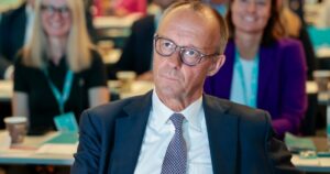 Μερτς: Η Ρωσία πρέπει να σταματήσει τον πόλεμο για οικονομικούς και στρατιωτικούς λόγους