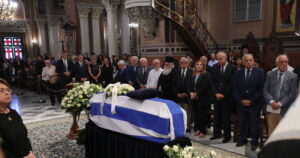 Συγκίνηση στην κηδεία του Κώστα Πυλαρινού, ιστορικού στελέχους της ΝΔ
