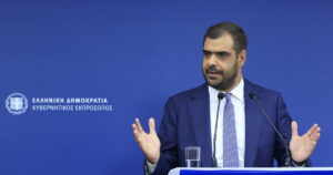Διαμάχη Μαρινάκη με δημοσιογράφο σχετικά με την Αίγινα: «Μην εκμεταλλεύεστε τον θάνατο»
