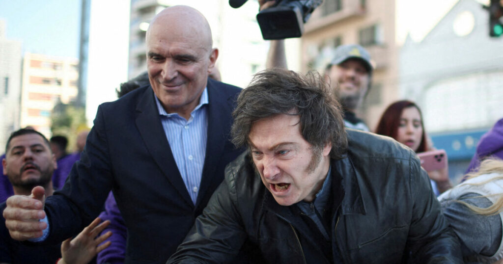 Επίθεση με πέτρες και μπουκάλια κατά του προέδρου Χαβιέρ Μιλέι στην Αργεντινή