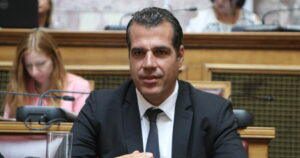 Θάνος Πλεύρης: Μείωση 80% στις παράνομες εισόδους και πάνω από 1.000 απελάσεις