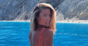 Η Μαριέττα Χρουσαλά ζητά να μην τελειώσει το καλοκαίρι με βίντεο κάτω από το νερό