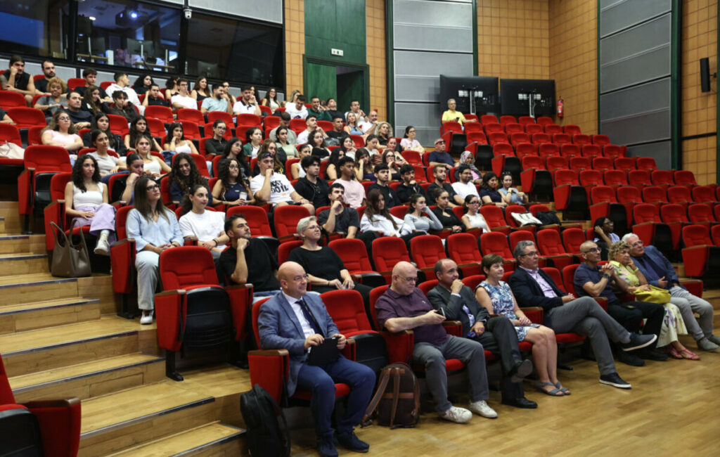 Πενήντα νέοι φοιτητές στο Αγγλόφωνο Τμήμα Ιατρικής του Πανεπιστημίου Θεσσαλίας