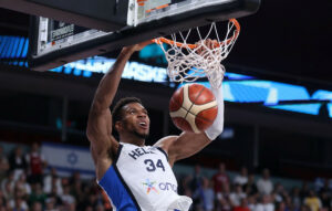 Θρίαμβος του Γιάννη Αντετοκούνμπο με 37 πόντους στο Eurobasket