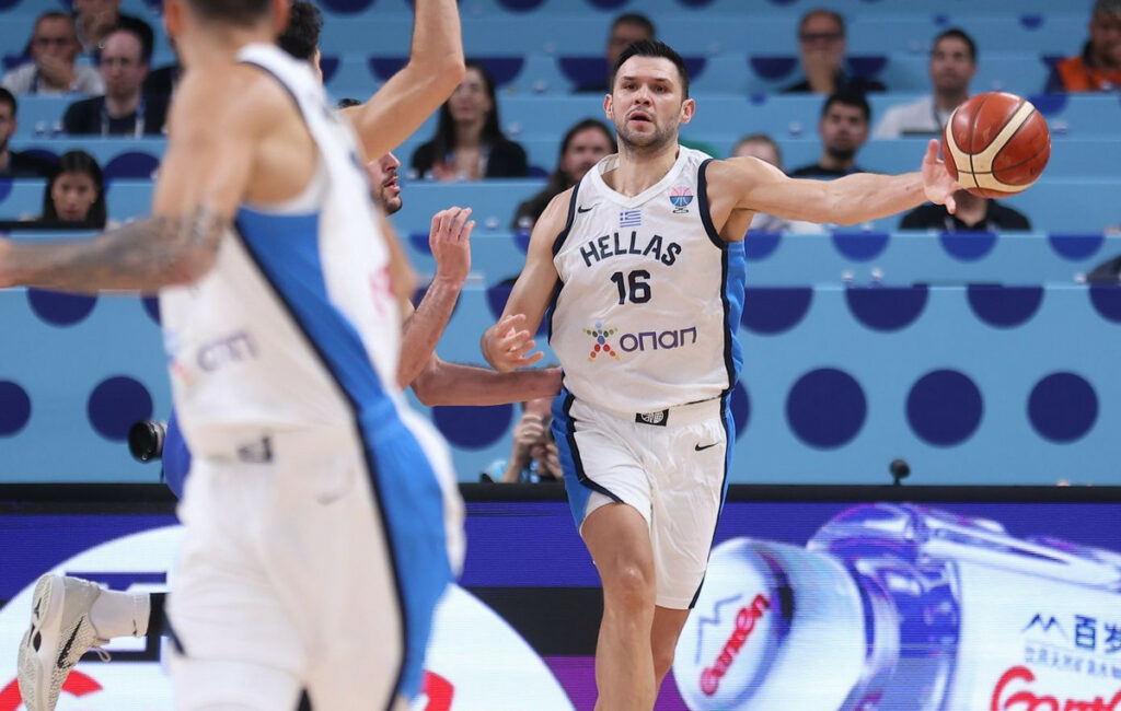 EuroBasket 2025: Ο Παπανικολάου ξεπέρασε τον Γκάλη σε συμμετοχές με την Εθνική 8 EuroBasket 2025: Ο Παπανικολάου ξεπέρασε τον Γκάλη σε συμμετοχές με την Εθνική