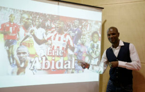 Ερίκ Αμπιντάλ: Διαψεύδει τις φήμες για τον θάνατό του