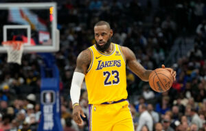 Ανατροπή για ΛεΜπρόν Τζέιμς: Εξετάζει το μέλλον του εκτός ΝΒΑ