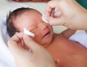 Υπόσχεση της άμεσης εξέτασης αίματος για την πρόληψη θανάτων μητέρων από αιμορραγία