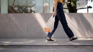 Η καθημερινή πεζοπορία μειώνει τις πιθανότητες χρόνιου πόνου στη μέση