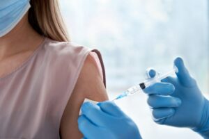Οδηγίες εμβολιασμού κατά COVID-19: Παγκόσμια στρατηγική για καλύτερη προστασία