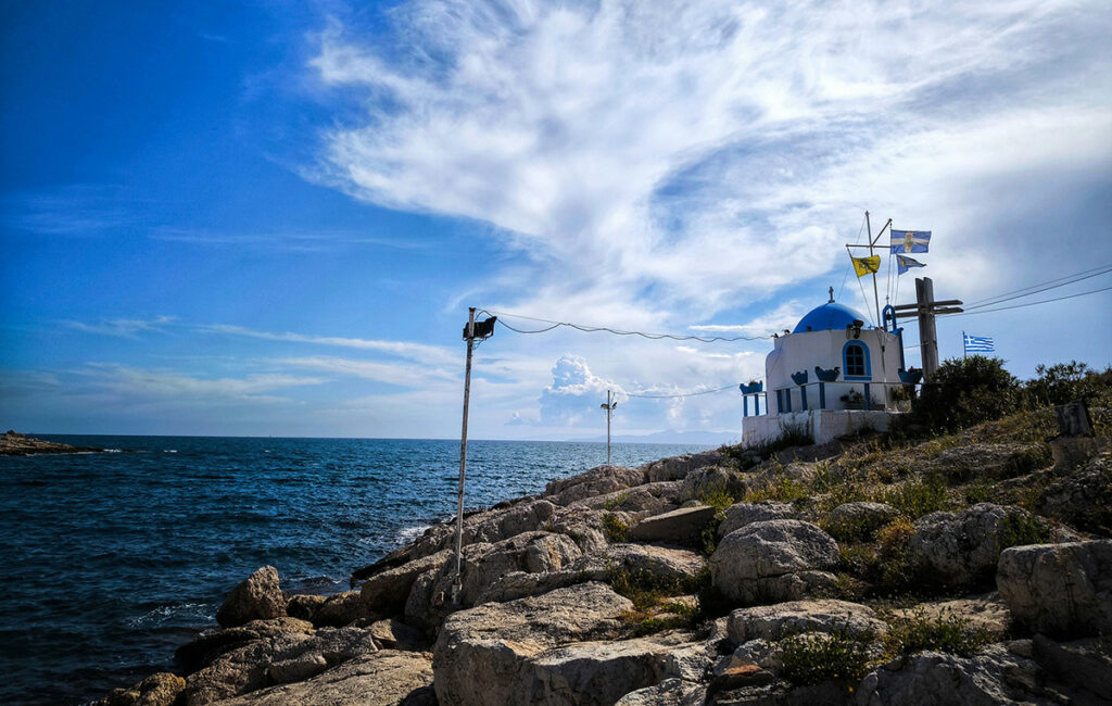 Καιρός: Ζεστές μέρες με λίγες νεφώσεις σε όλη τη χώρα