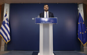 Μαρινάκης: Τα κόμματα του ξυλολίου επιδιώκουν να μετατρέψουν την Ελλάδα σε «μπανανία»