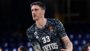 Συγκινητική η στήριξη του Ακίλε Πολονάρα από τους Έλληνες φιλάθλους