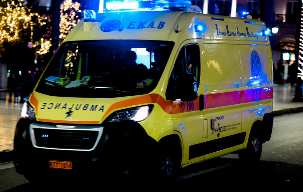 Σοβαρό τροχαίο στον Βόλο με παράσυρση πεζού – Κρίσιμη η κατάσταση του ηλικιωμένου 1 Σοβαρό τροχαίο στον Βόλο με παράσυρση πεζού – Κρίσιμη η κατάσταση του ηλικιωμένου