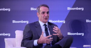 Μητσοτάκης στο Bloomberg: Αυτοδυναμία και αύξηση εισοδημάτων από 1η Ιανουαρίου