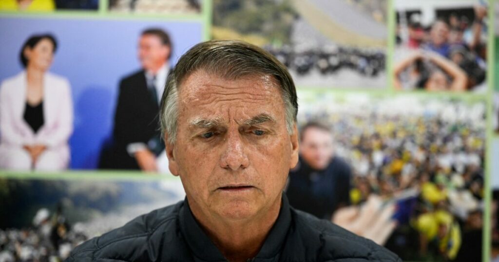 Ο Ζαΐχ Μπολσονάρο εισήχθη σε νοσοκομείο στη Βραζιλία λόγω αδιαθεσίας