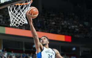 Ο Γιάννης Αντετοκούνμπο και η συγκινητική στιγμή με την κόρη του Εύα