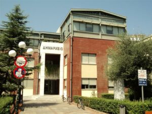 ΚΕΔΕ: Απόλυτη καταδίκη της βίας κατά της Αυτοδιοίκησης