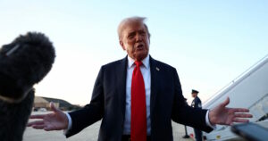 Η αμφιλεγόμενη δήλωση του Τραμπ για την ενδοοικογενειακή βία