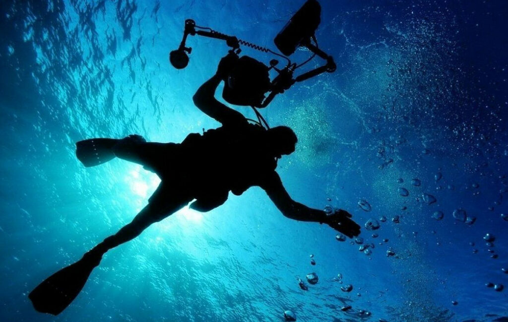 Δύο δύτες νοσηλεύονται μετά από ελεύθερη κατάδυση στην Αιτωλοακαρνανία