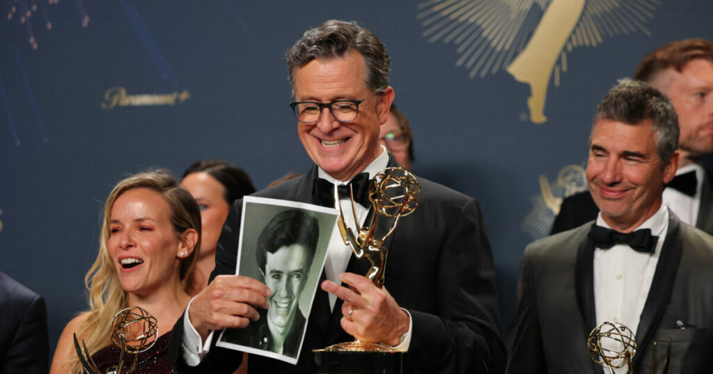 Βραβεία Emmy: Θρίαμβος του Στήβεν Κόλμπερτ με το «The Late Show» πριν το τέλος της πορείας του στο CBS