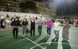 Η γειτονιά χόρεψε στην Πλατεία Κυθήρων με μεγάλη συμμετοχή!