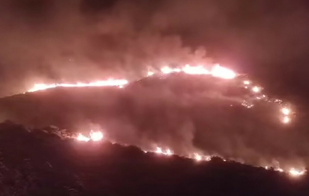 Μερικός έλεγχος της πυρκαγιάς σε δασική περιοχή στα Ανώγεια Ρεθύμνου